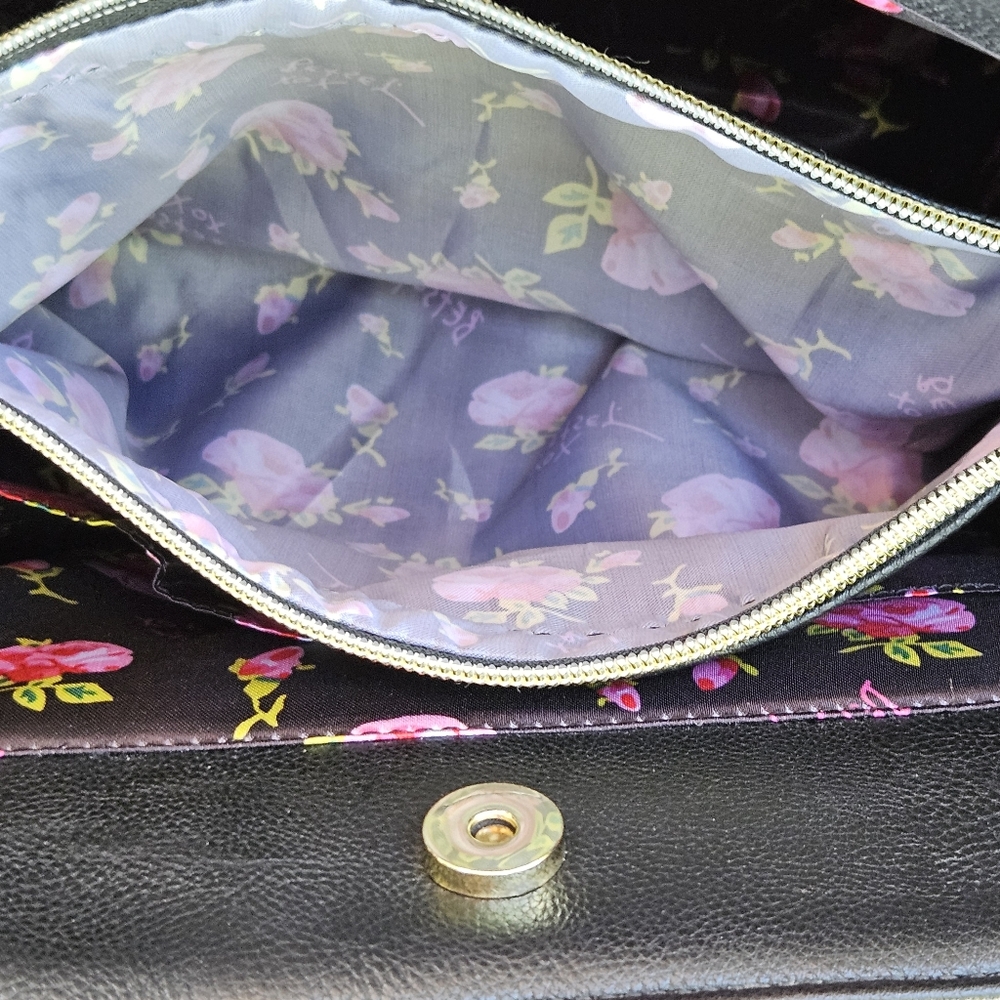 🎀Betsey Quilted Hearts Floral Studded Unique Pink & Black Shoulder Bag - EPC🎀 - Picture 9 of 14